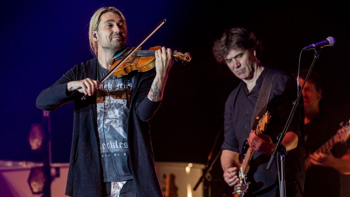 David Garrett spielt mit seiner Band vor über 4000 Gästen in der Erfurter Messehalle sein 