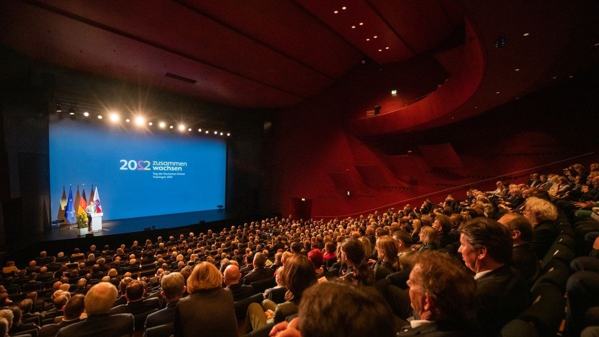 Bundesratspräsident Bodo Ramelow bei seiner Rede im Theater Erfurt.