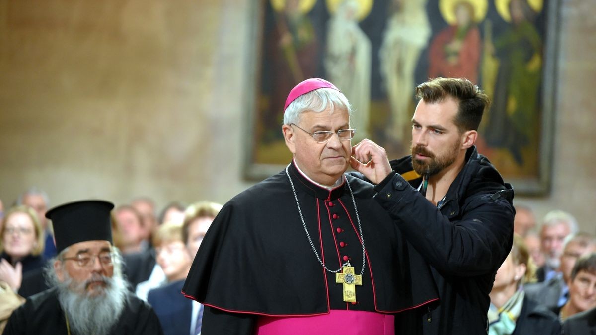 Vor dem Festakt im Theater gab es einen ökumenischen Gottesdienst im Mariendom. Damit begann die deutschlandweit zentrale Feier zum Tag der Deutschen Einheit in Erfurt.