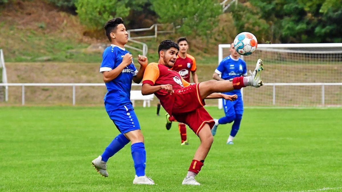 Der FC Eisenach bestreitet Punktspiele in der Landesklasse im Wartburg-Stadion, wie hier gegen den VfL Meiningen. 