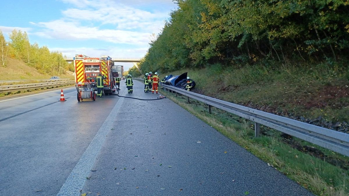 Der entstandene Sachschaden am Fahrzeug wird auf etwa 35.000 Euro geschätzt.