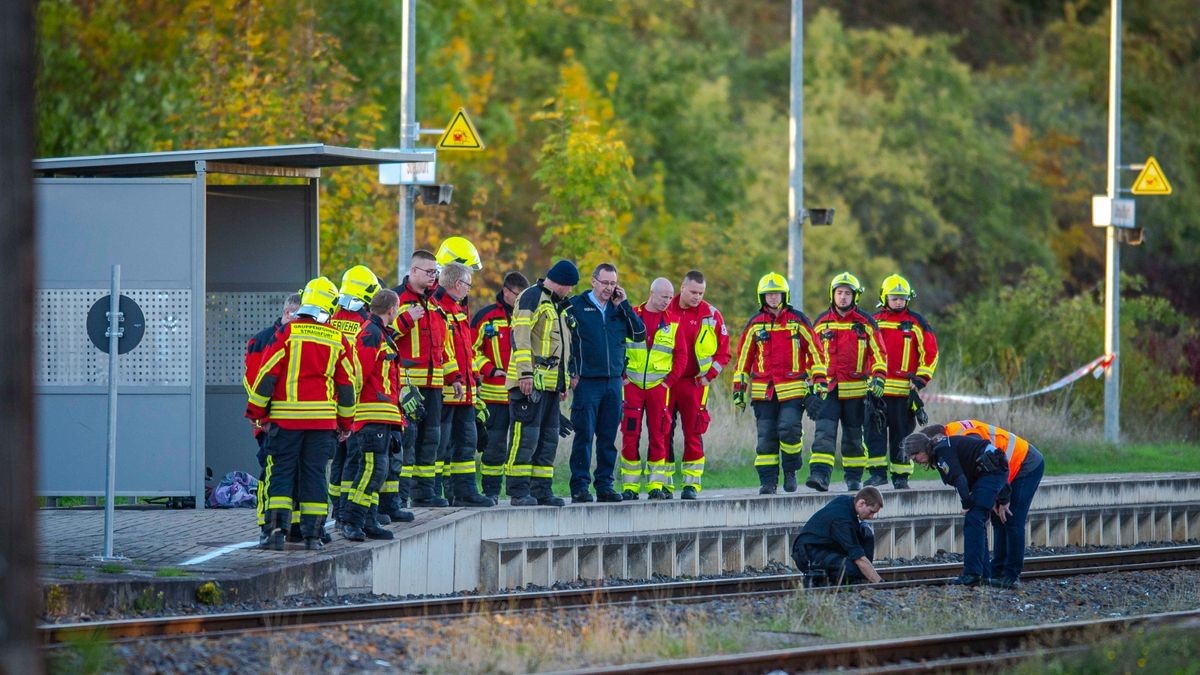 Wer diesen Gegenstand dort deponierte und warum, ist bislang nicht bekannt.