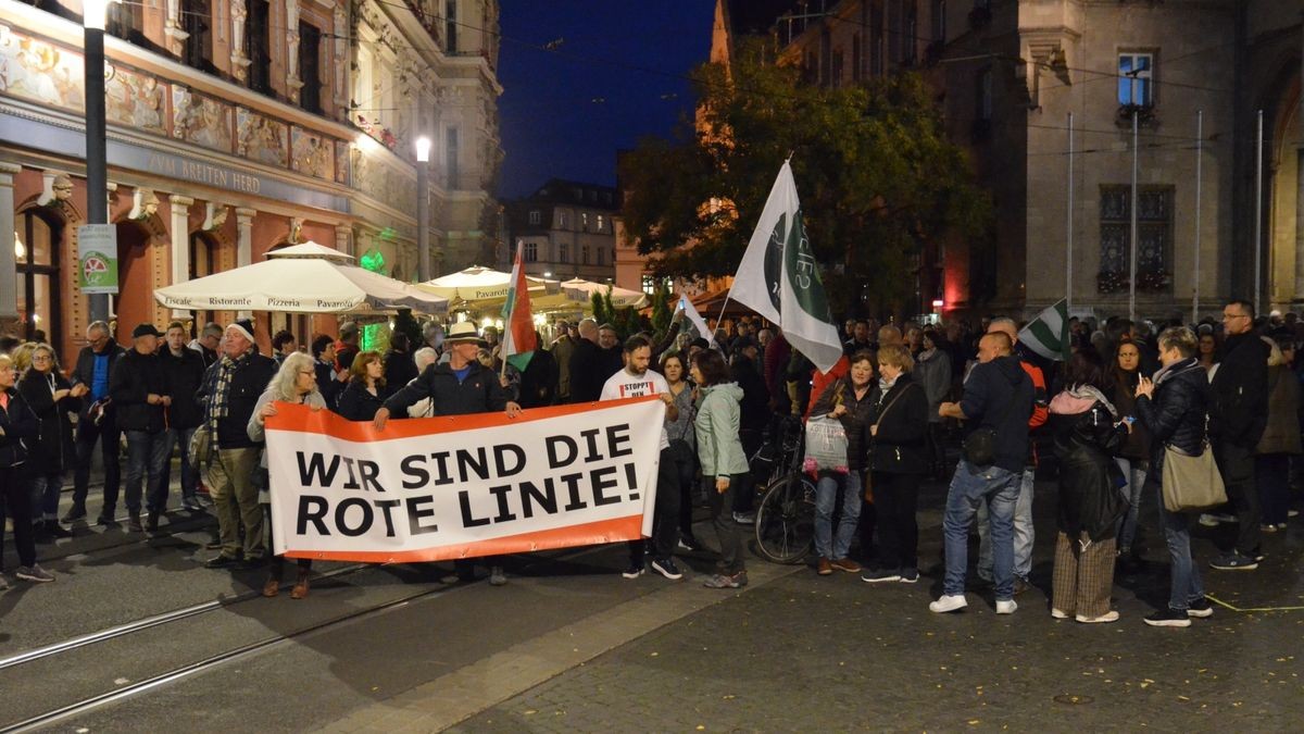 Demonstration in Erfurt gegen Energie-, Außen- und Coronapolitik von Bund und Land.