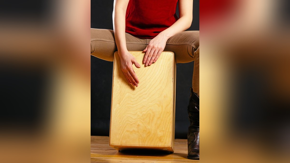 CajónKurs Klostermusikschule zeigt das richtige Trommeln