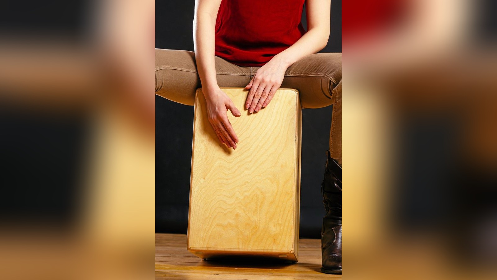 CajónKurs Klostermusikschule zeigt das richtige Trommeln