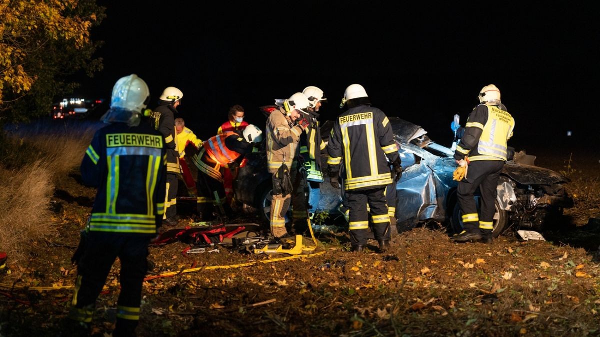 Durch die Wucht des Aufpralls wurden alle Insassen schwerst verletzt.