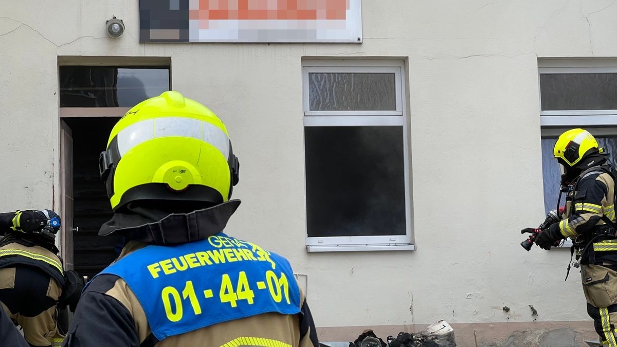 Die Ursache des Brandes war zunächst noch unklar, die Kriminalpolizei Gera hat die Ermittlungen zur Brandursache aufgenommen.