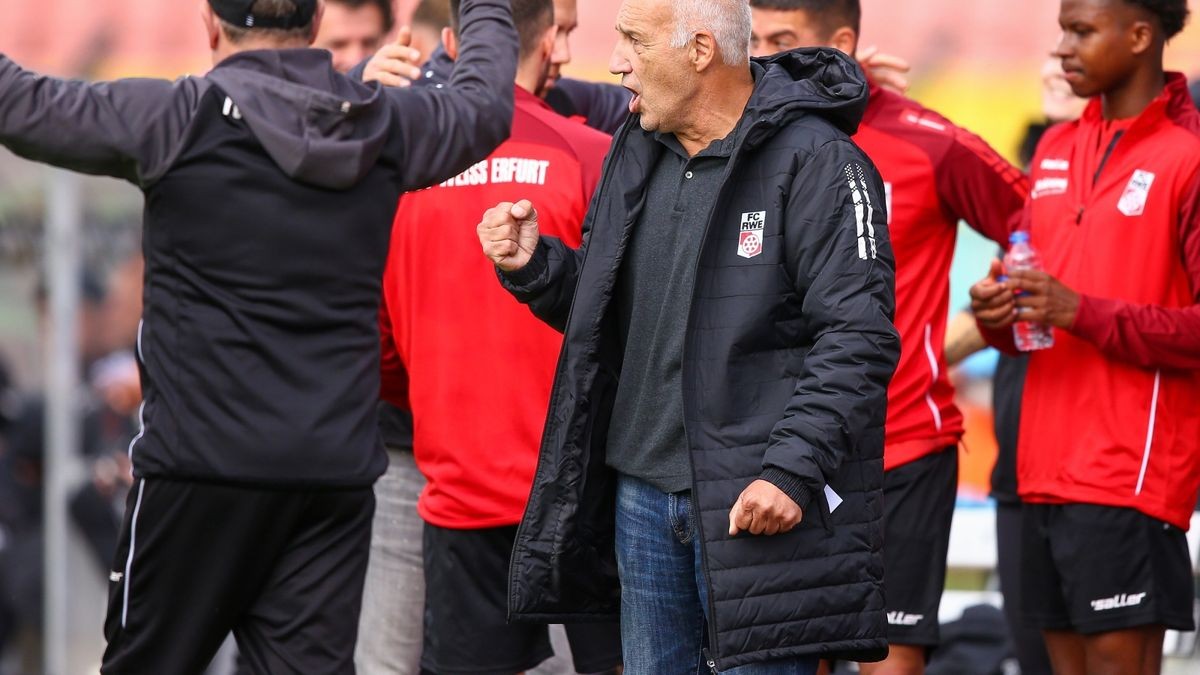 Rot-Weiß Erfurt hat in der Fußball-Regionalliga seinen fünften Saisonsieg gefeiert. Die Erfurter gewannen bei Viktoria Berlin mit 2:1 und klettern damit auf Rang 4 in der Tabelle.