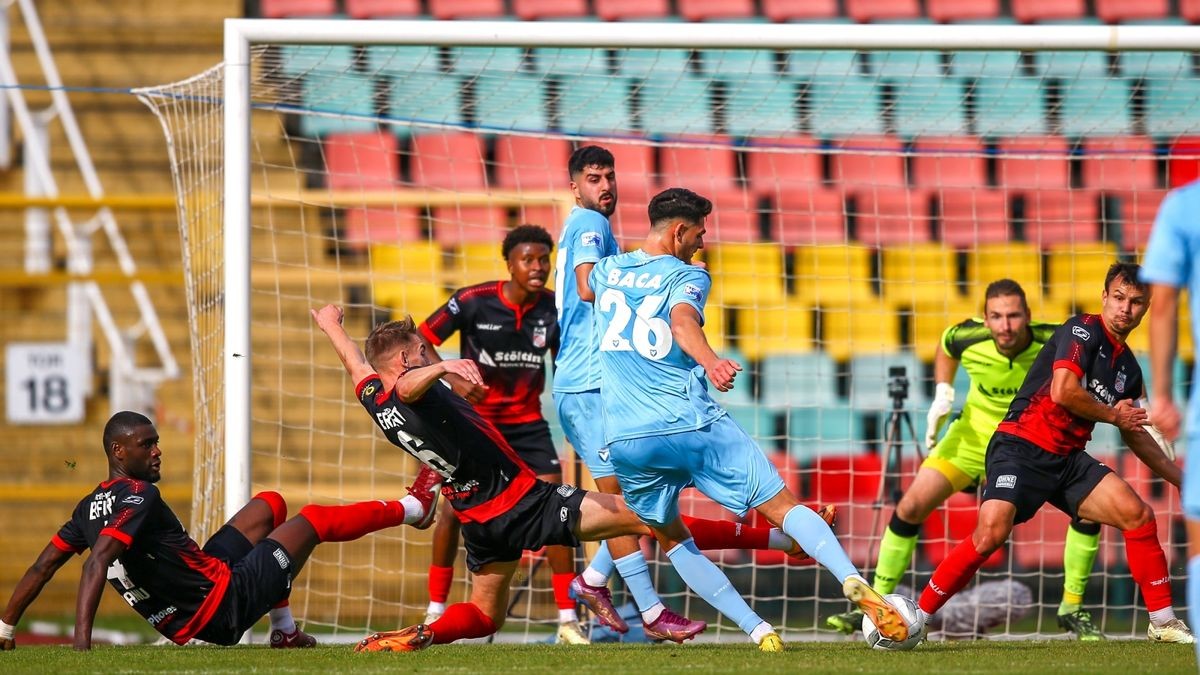 Rot-Weiß Erfurt hat in der Fußball-Regionalliga seinen fünften Saisonsieg gefeiert. Die Erfurter gewannen bei Viktoria Berlin mit 2:1 und klettern damit auf Rang 4 in der Tabelle.