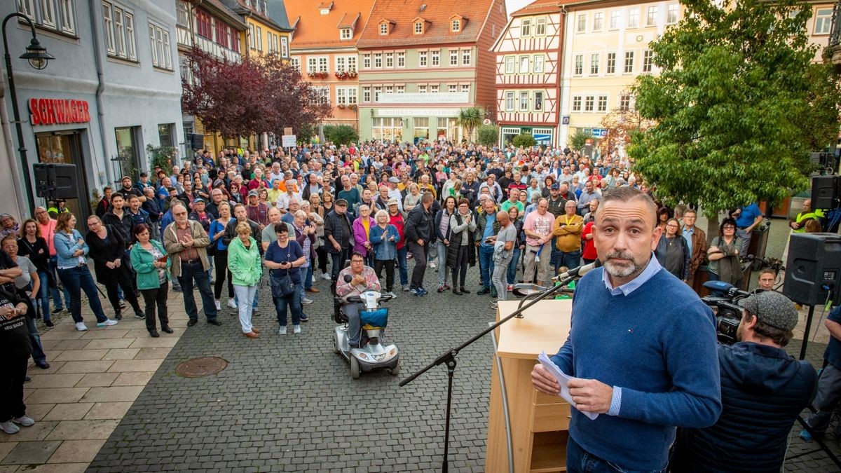 600 Menschen kamen auf den Neumarkt in Bad Langensalza.