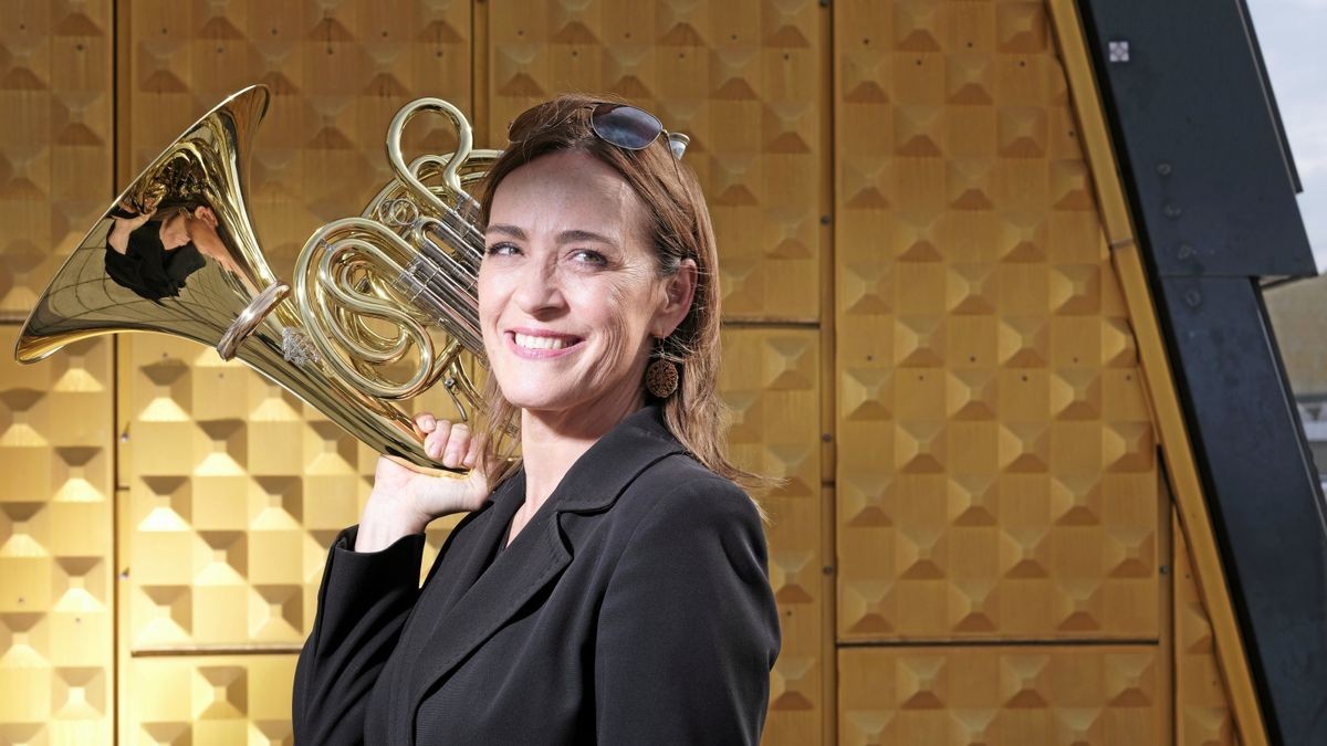 Sarah Willis spielt den Mambo mit Horn
