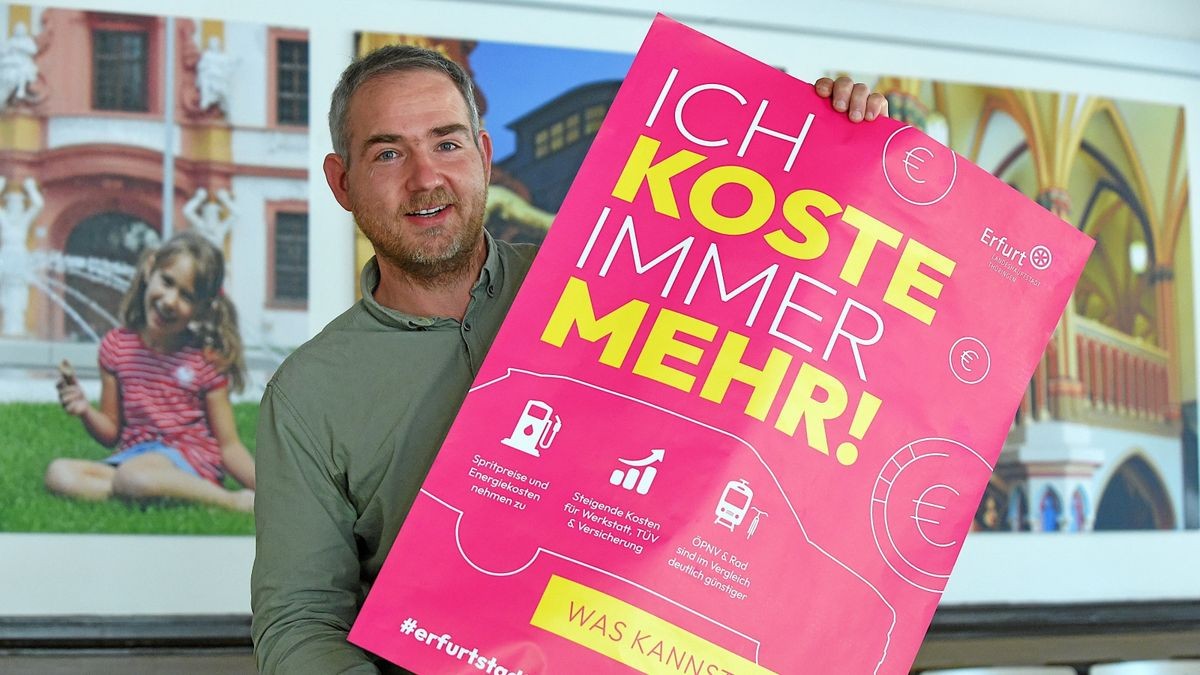 Matthias Bärwolff (Beigeordneter für Bau, Verkehr und Sport) stellt die Plakatkampagne #erfurtstadtraum vor.