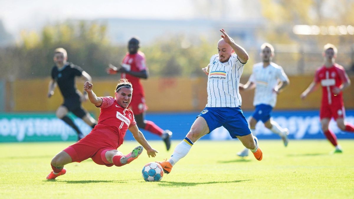 Auch Jenas Spieler Maximilian Krauß versagten vor dem Tor die Nerven.