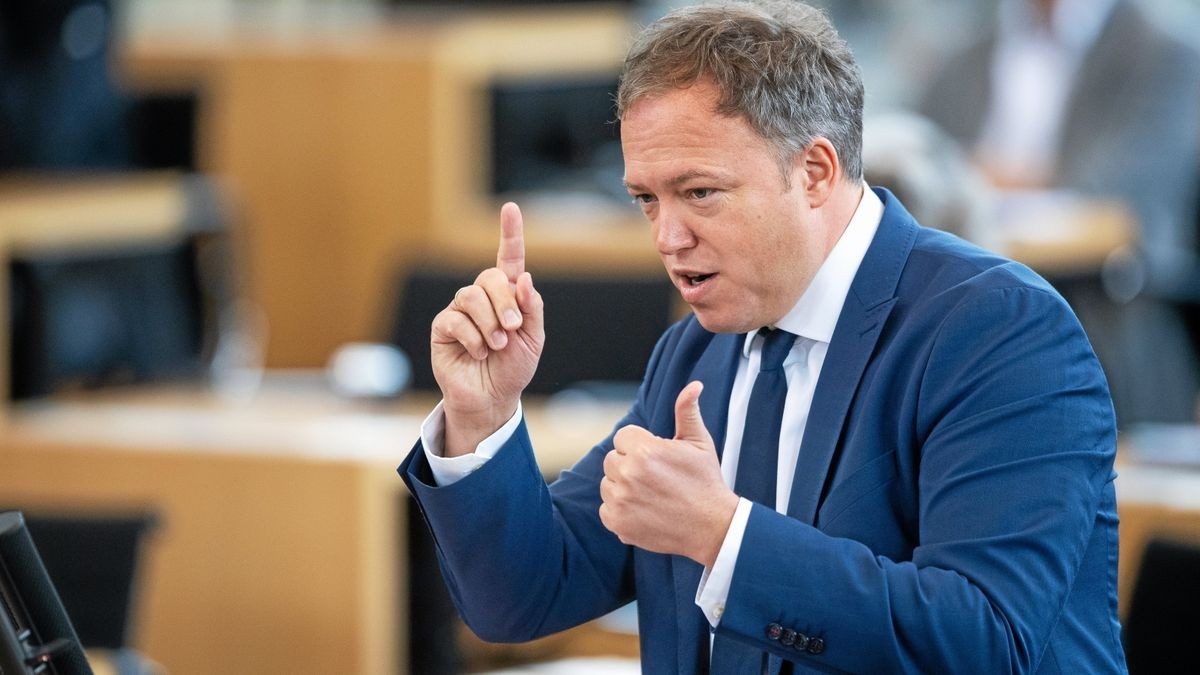 CDU-Landes- und Fraktionschef Mario Voigt Mitte Oktober im Thüringer Landtag (Archivfoto).