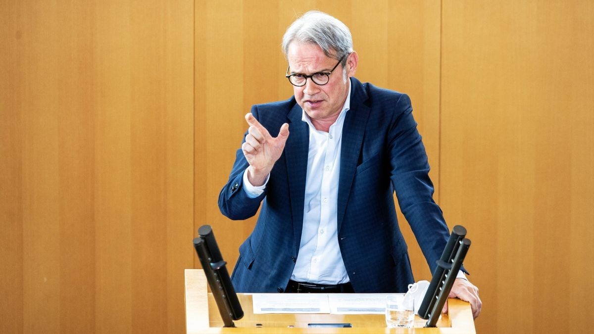 Thüringens Innenminister Georg Maier (SPD) ist gegen eine Strafverschärfung für Klima-Protest ab.