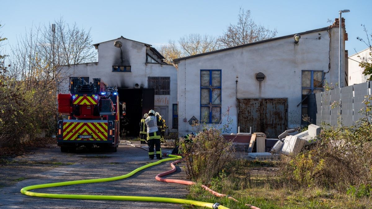 Ein Trupp, unter schwerem Atemschutz, kam umgehend zur Brandbekämpfung zum Einsatz. 