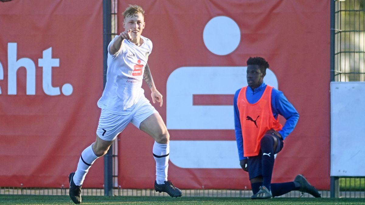 Arnstadt Patrick Hädrich erzielte gegen Martinroda beim 5:1-Sieg vier Tore, insgesamt in der Thüringenliga schon zehn.