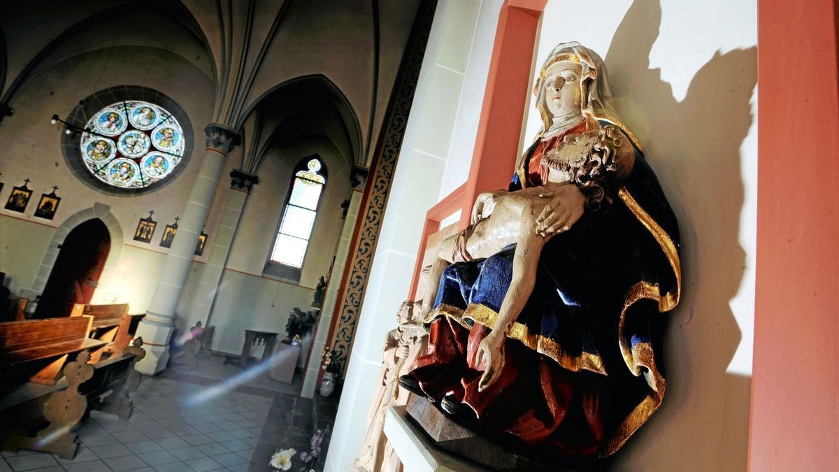 Das Gnadenbild, die Pieta, befindet sich in der Wallfahrtskirche. Die Pieta stammt aus dem Anfang des 17. Jahrhunderts.