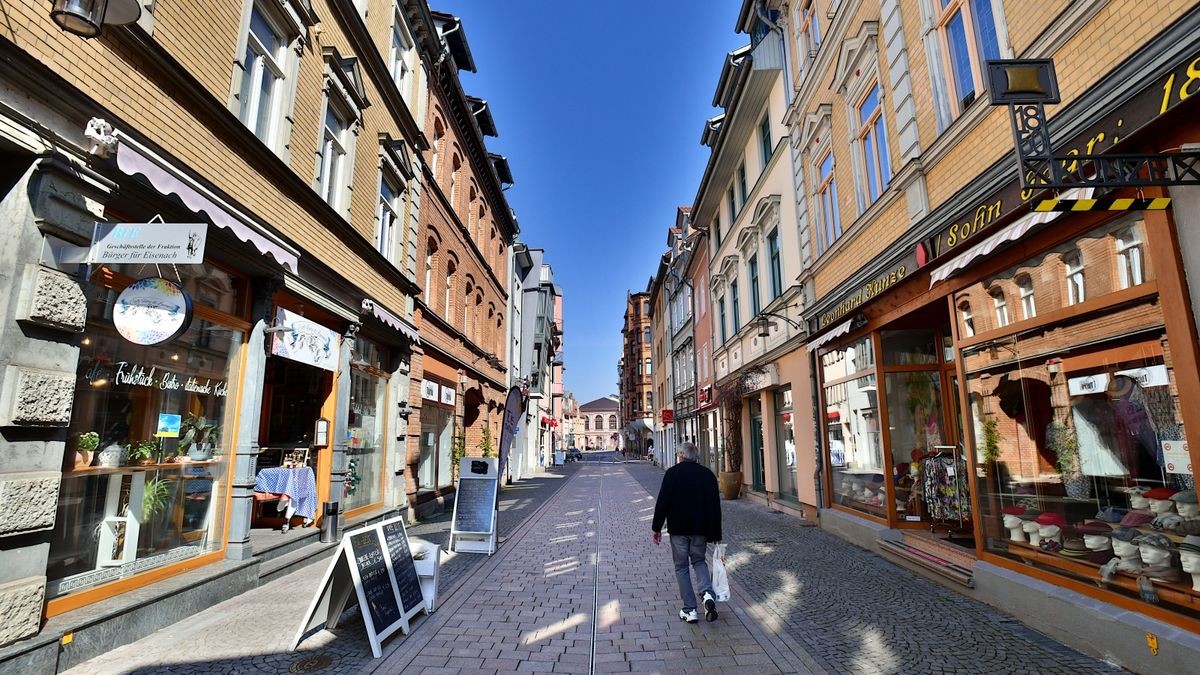 Grund für den Rückgang ist die nach wie vor zu geringe Zahl der Geburten im Verhältnis zu den Todesfällen.