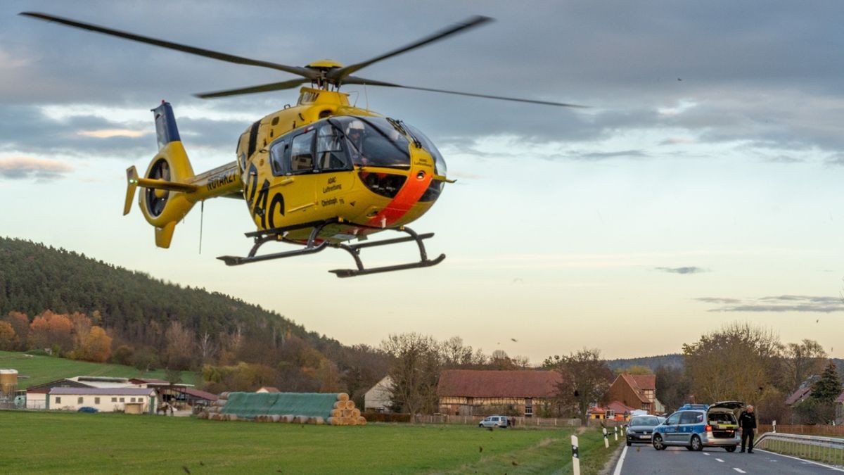 Der Kradfahrer trug schwerste Verletzungen davon, so dass ein Hubschrauber zur Unfallstelle angefordert wurde.