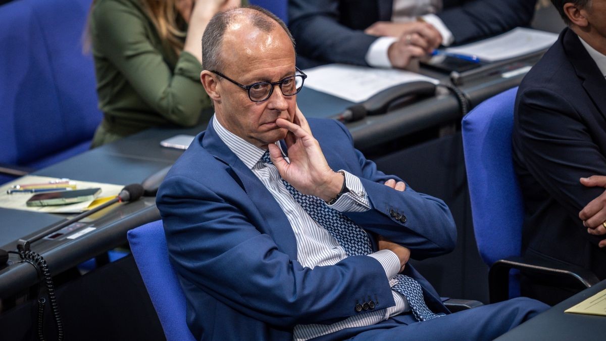 Die Zeit der hohen Infektionsgefahr mit schwerem Krankheitsverlauf sei vorbei, so Friedrich Merz.