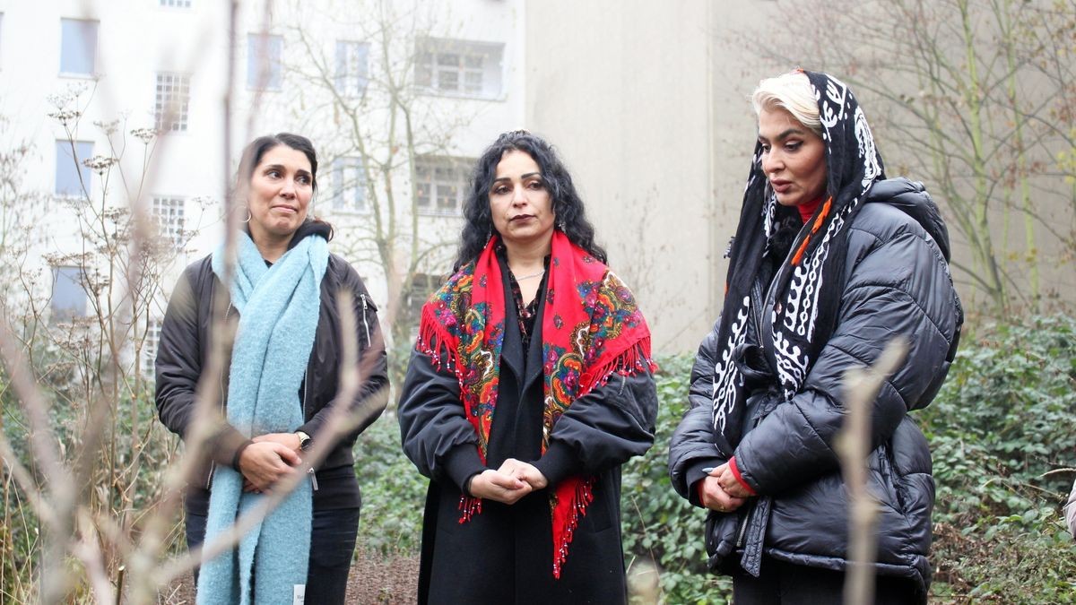 Erotik uzbek seks Yigit qizga massaj qiladi va sikadi