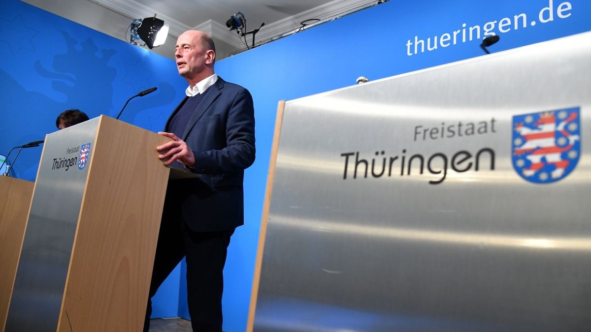 Thüringens Wirtschaftsminister Wolfgang Tiefensee (SPD) informierte am Dienstag zum Stand des Hilfspakets für die Thüringer Wirtschaft in der Energiekrise.