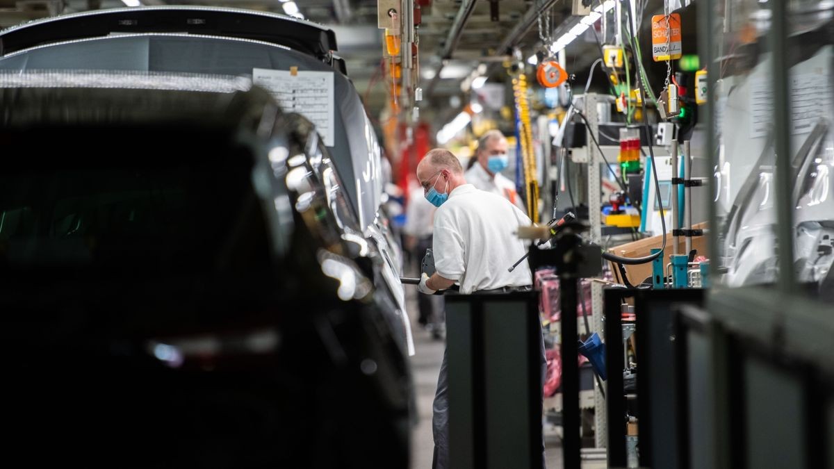 Thüringens Autoindustrie leidet weiterhin an fehlenden Zulieferteilen.