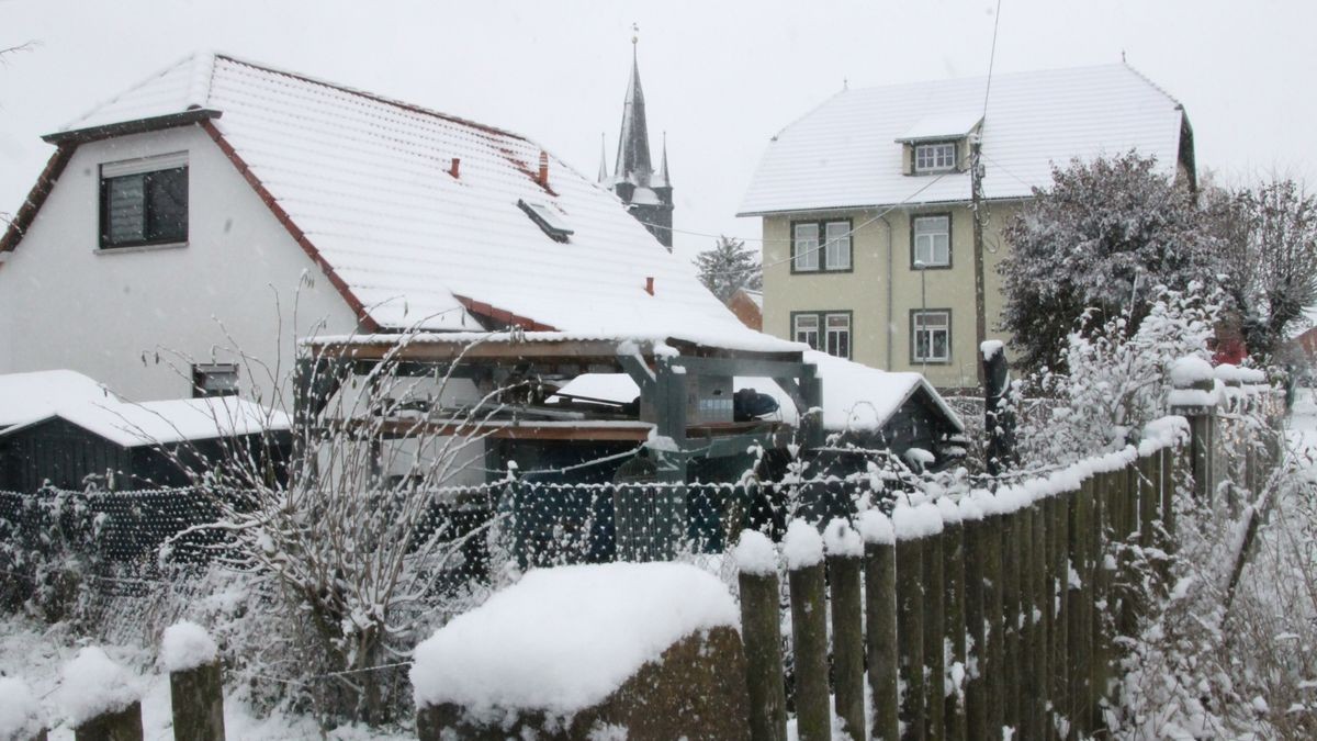 Schneefall im Kreis Gotha, hier in Teutleben.