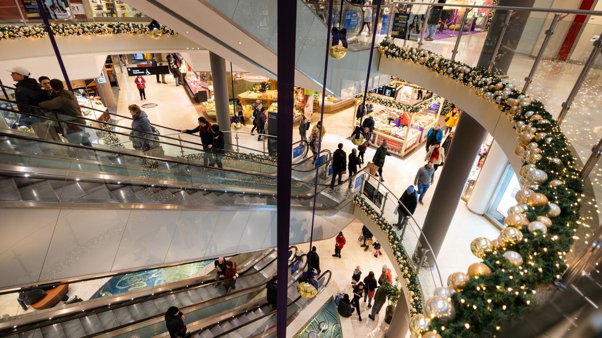 Andrang herrschte beim verkaufsoffenen Sonntag am zweiten Advent in der Erfurter Innenstadt.