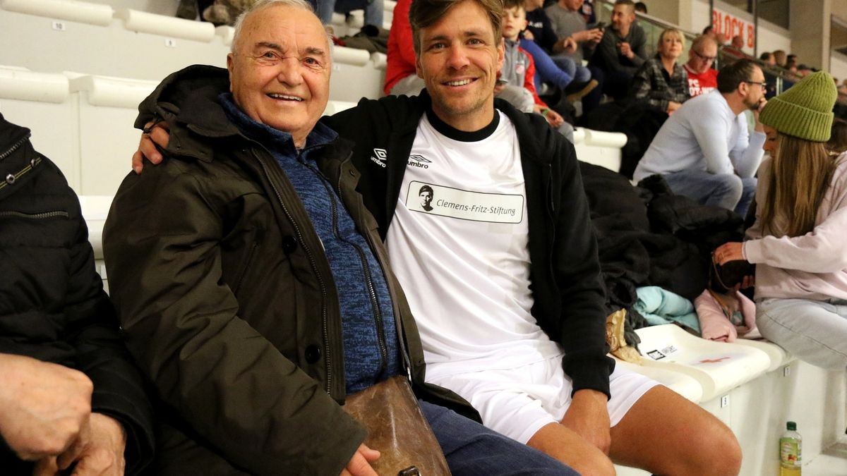 Clemens Fritz mit Günter Bach, seinem Entdecker beim FC Rot-Weiß Erfurt.