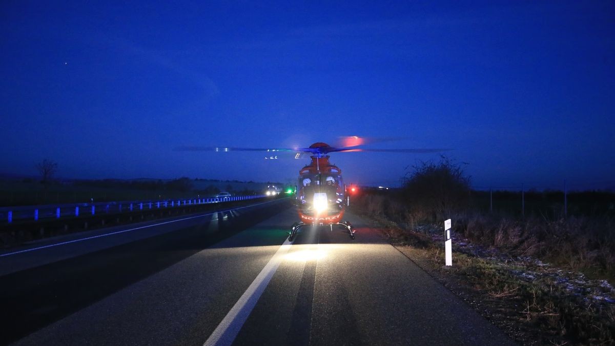 Für die Zeit der Unfallaufnahme und Bergung der Fahrzeuge war die A38 in Fahrtrichtung Leipzig für knapp drei Stunden voll gesperrt.