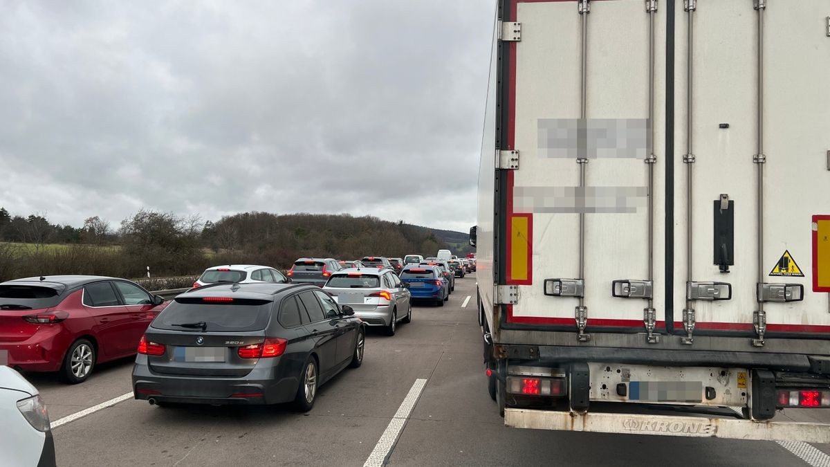 Auf der A4 Richtung Frankfurt bildete sich ein kilometerlanger Stau.