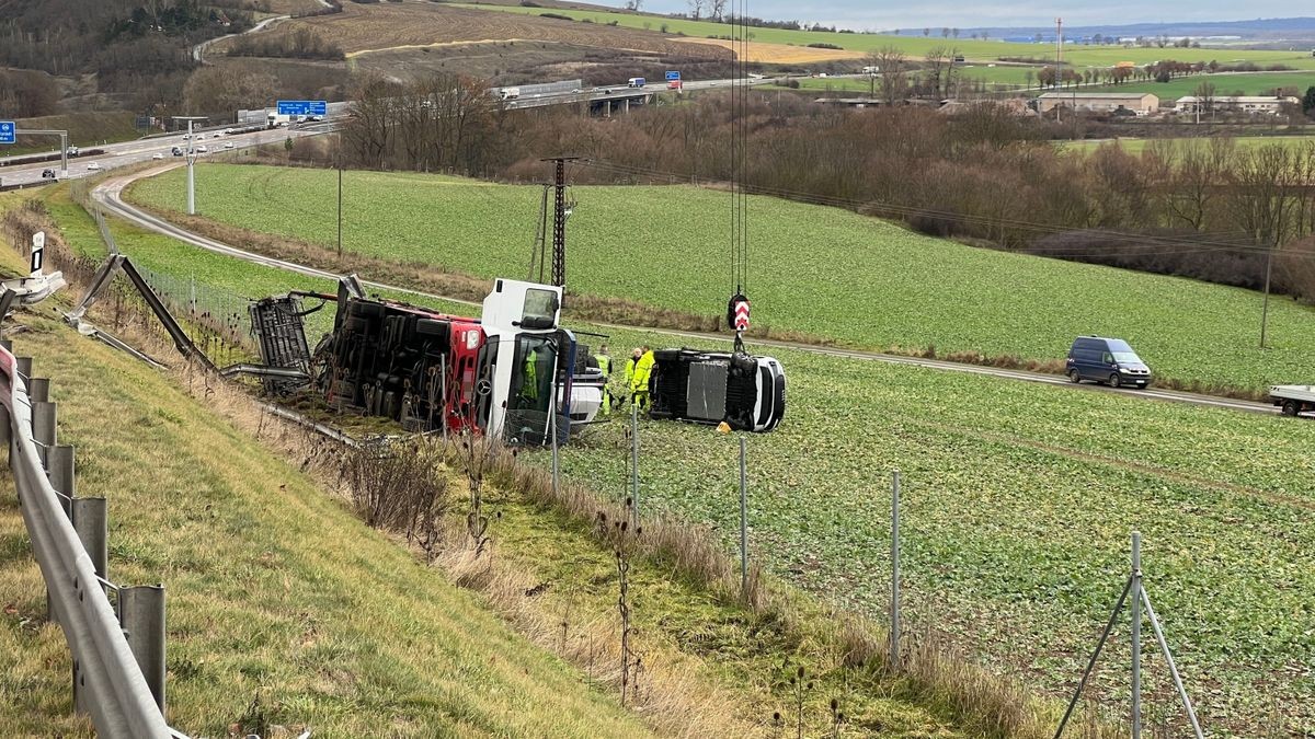 Laut ersten Schätzungen entstand ein Sachschaden von rund 400.000 Euro.