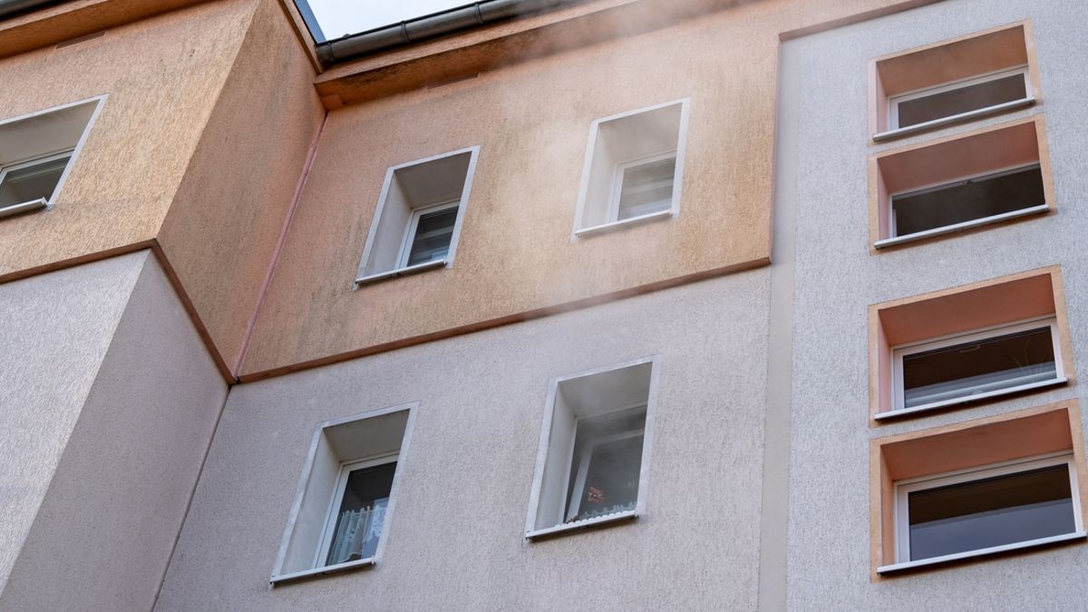 Auf dem Herd in der Küche war das Essen verbrannt, der Rauch hatte sich in der kompletten Wohnung ausgebreitet.