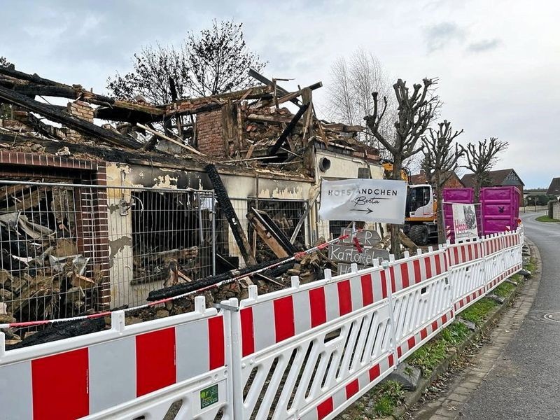 Die GasthofRuine „Alte Post“ in Achim wird abgerissen