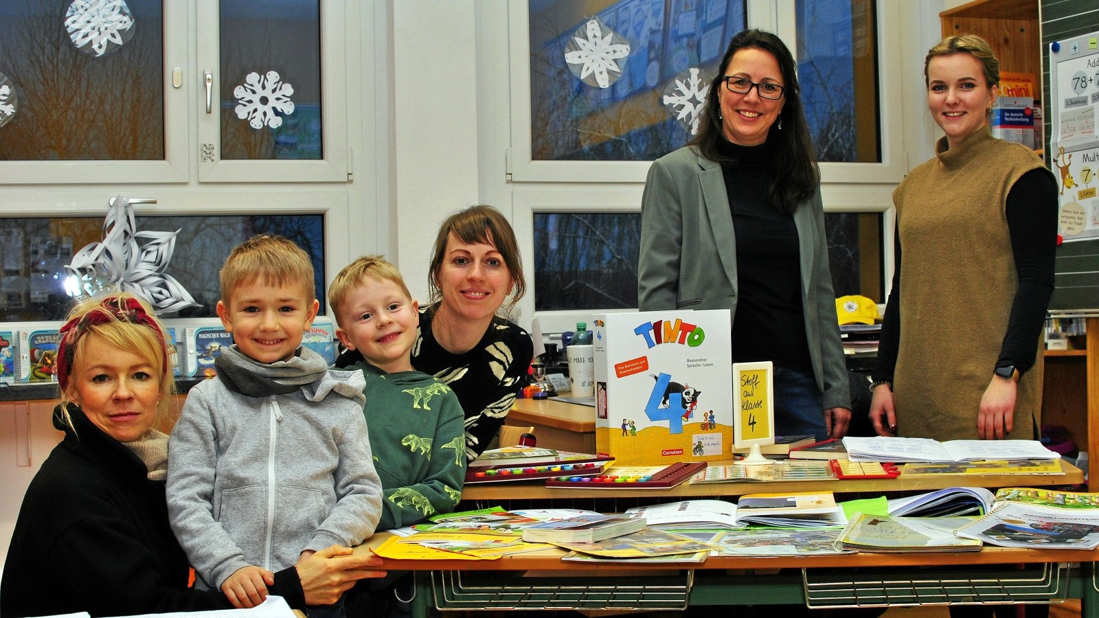 Kleine Europäer in Milda stellen sich vor
