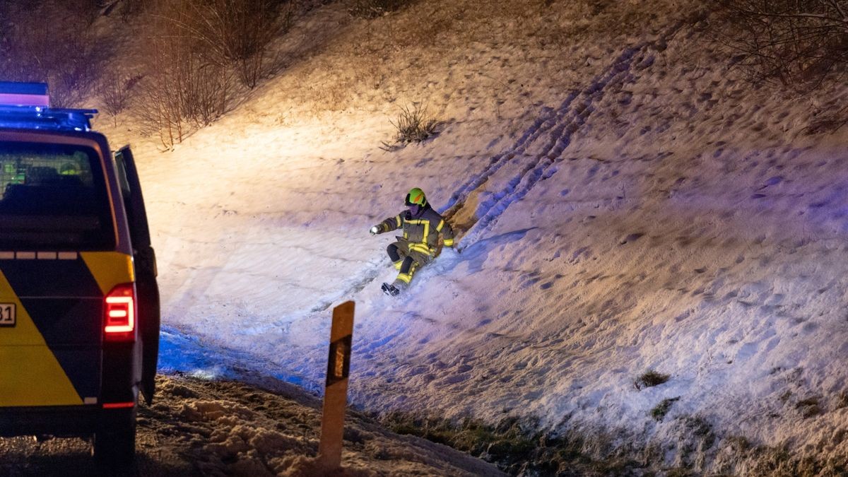 Der Fahrer konnte an der Einsatzstelle nicht gefunden werden.