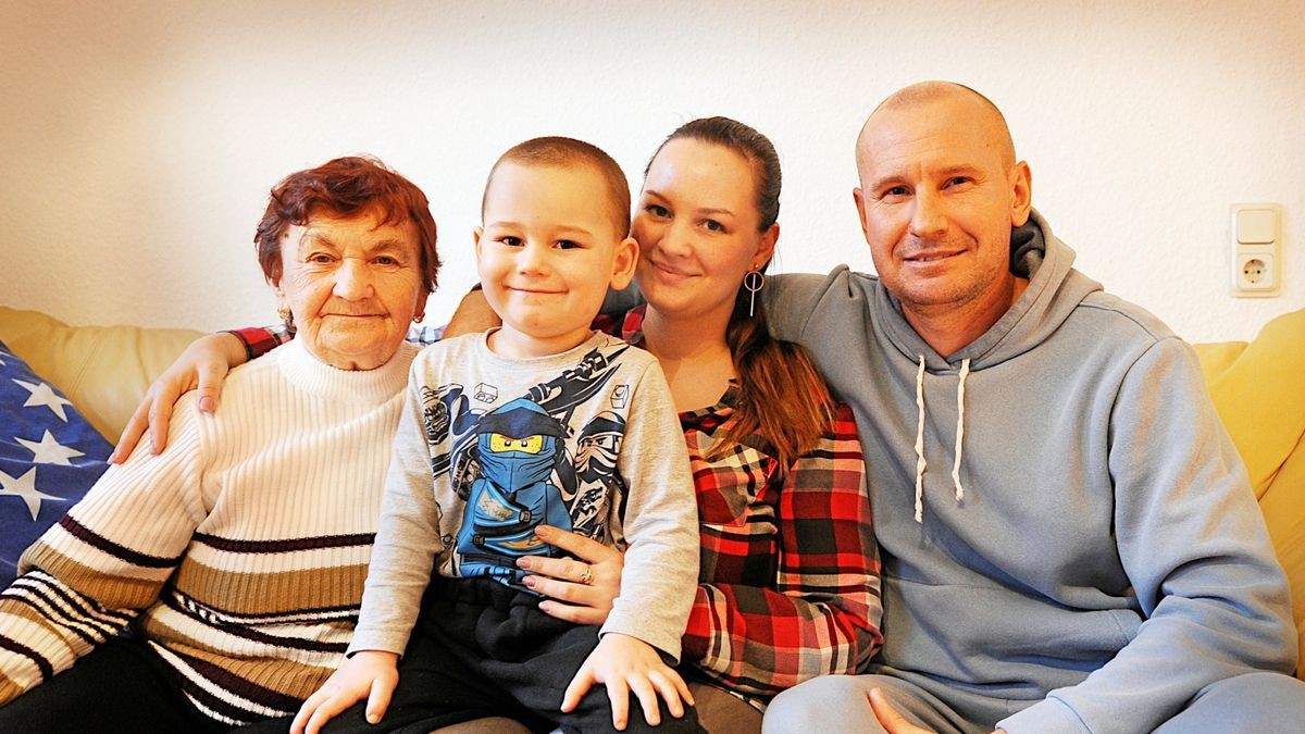 Tatjana, Mark, Oksana und Viktor Mykhailenko (von links) leben momentan im Neubaugebiet in Bad Tabarz.