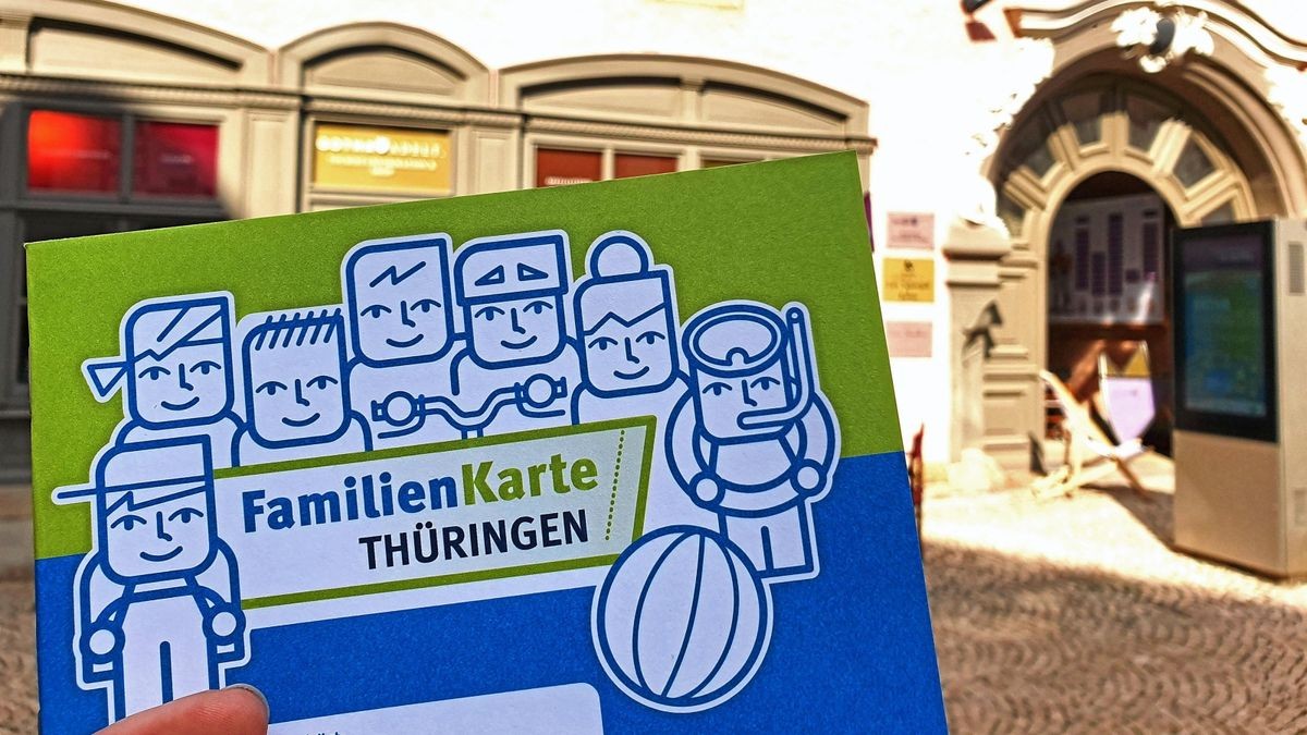 Die Thüringer Familienkarte wurde 2021 auch bei der Tourist-Information am Gothaer Hauptmarkt angeboten. Sie ermöglichte verbilligten und teils kostenfreien Eintritt in kulturelle Einrichtungen. Die SPD-Landtagsfraktion plädiert nun für eine Neuauflage des Tickets.