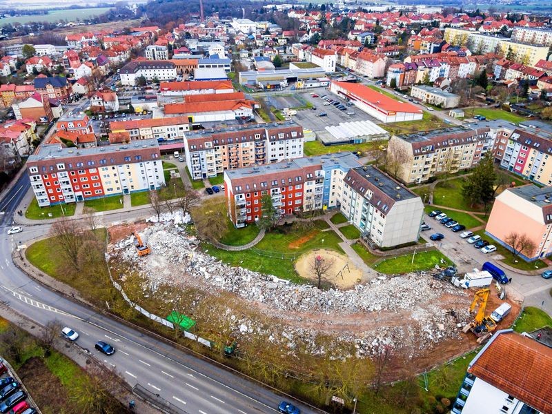 Und weg ist der Kollos DDRPlatte in Mühlhausen nach 33 Jahren dem