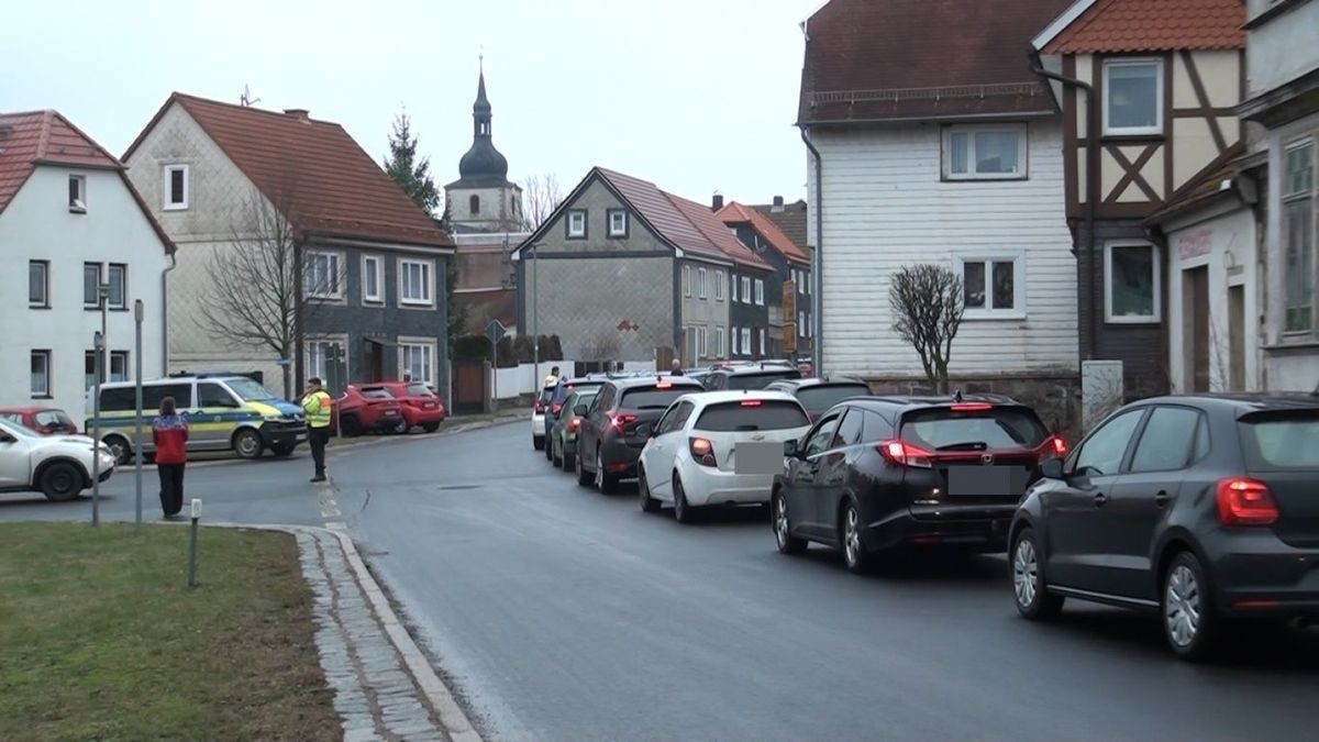 Drei Stunden Dauerstau mussten Biathlonfans am Sonntag rings um die Thürengeti hinnehmen, weil die Anreisestrecke zum Parkplatz überlastet war.