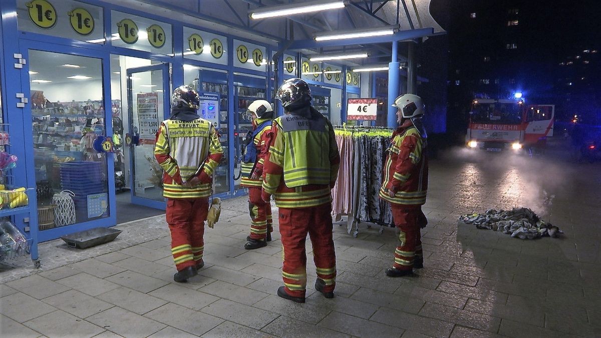 Die Polizei hat die Ermittlungen zur Brandursache aufgenommen.