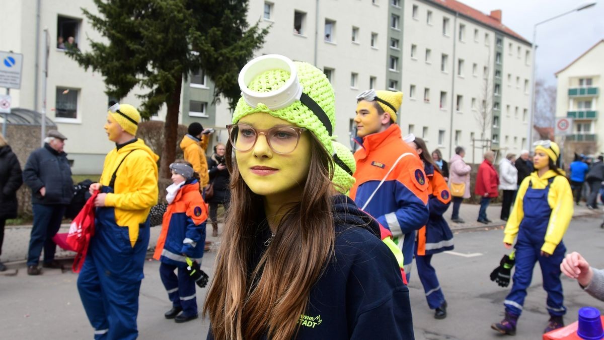 Zum Abschluss fand ein buntes Programm statt. Mit dabei waren die Karnevalsvereine Narrhalla Arnstadt, der AKC, HCV, ICV, PKC und einige Laufgruppen.