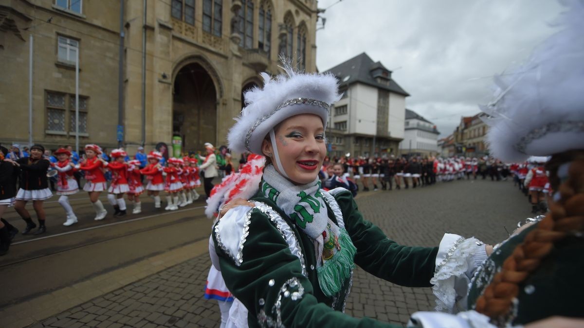 Das Erfurter Prinzenpaar Tina I. und Daniel II. sind jetzt Inhaber des Rathausschlüssel und führen bis Aschermittwoch die Amtsgeschäfte.