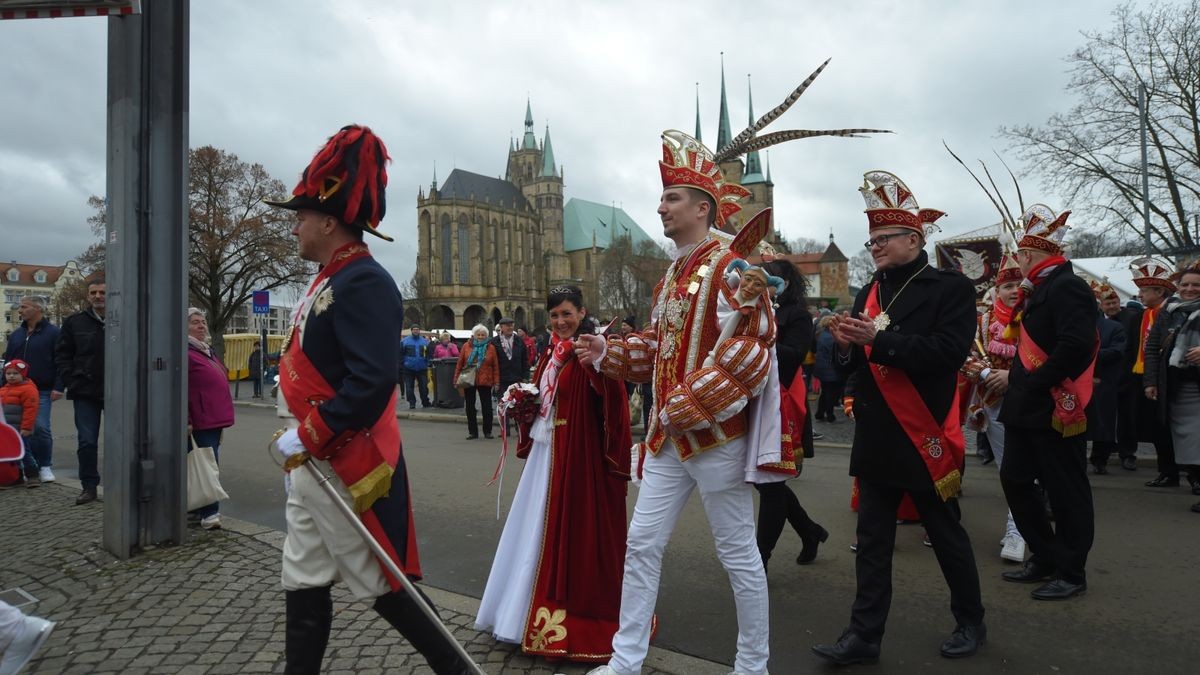 Das Erfurter Prinzenpaar Tina I. und Daniel II. sind jetzt Inhaber des Rathausschlüssel und führen bis Aschermittwoch die Amtsgeschäfte.