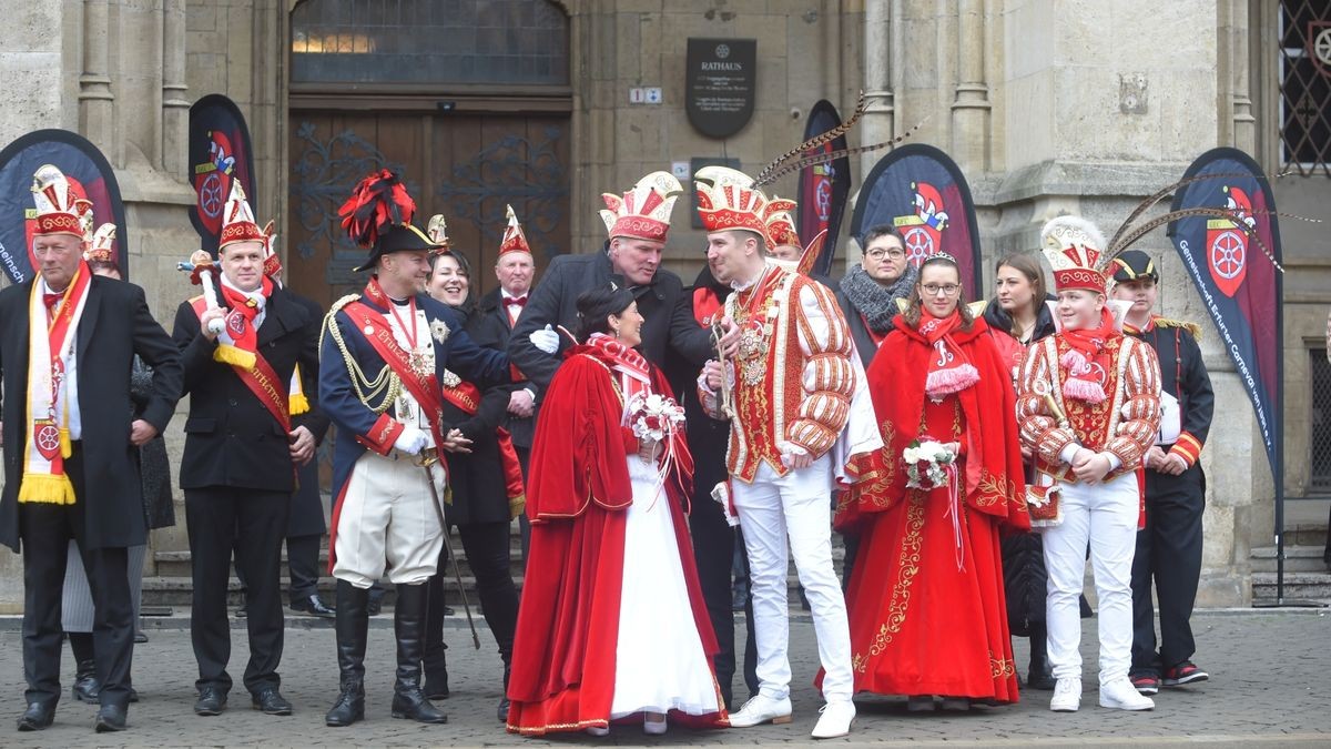 Das Erfurter Prinzenpaar Tina I. und Daniel II. sind jetzt Inhaber des Rathausschlüssel und führen bis Aschermittwoch die Amtsgeschäfte.