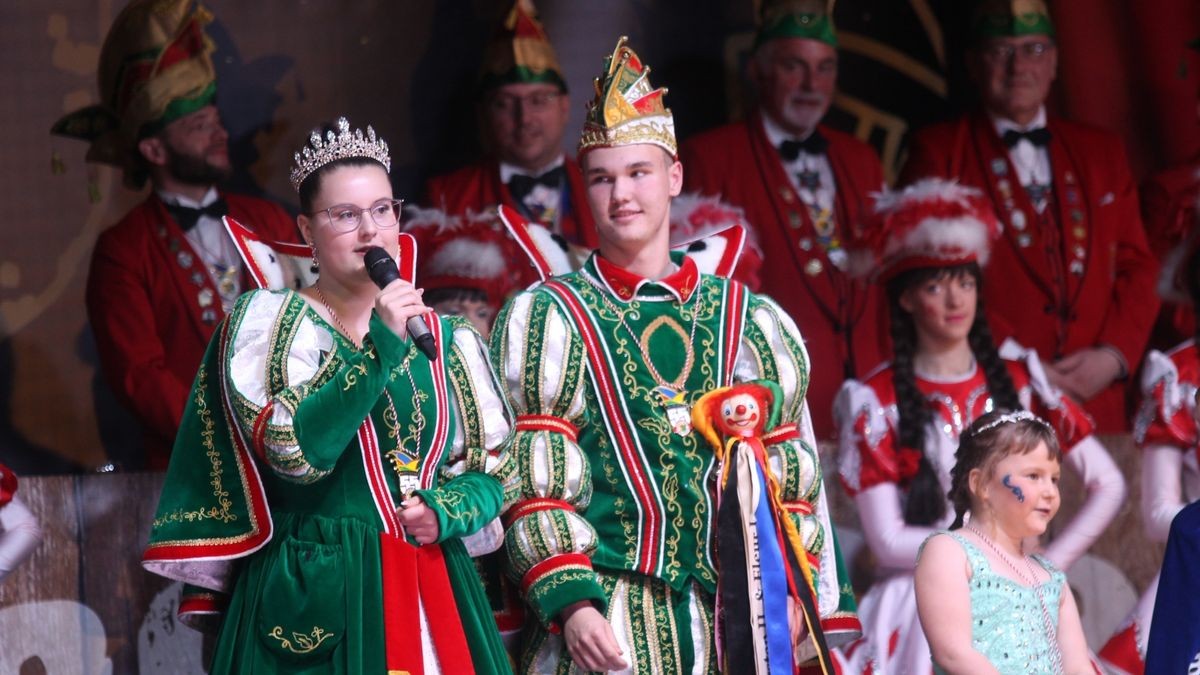 Die Karnevalsturner Waltershausen feiern das 55-jährige Bestehen ihres Vereins mit einer Revue aus Tanz und Bütt, Gesang und Akrobatik in der Turnhalle Oststraße. 