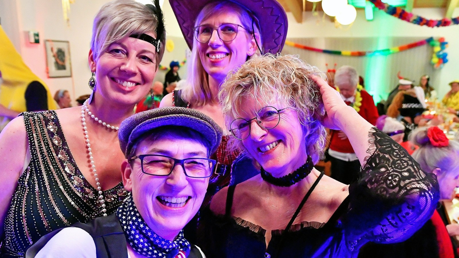 So ausgelassen feiern zwei Wittener Gemeinden Karneval