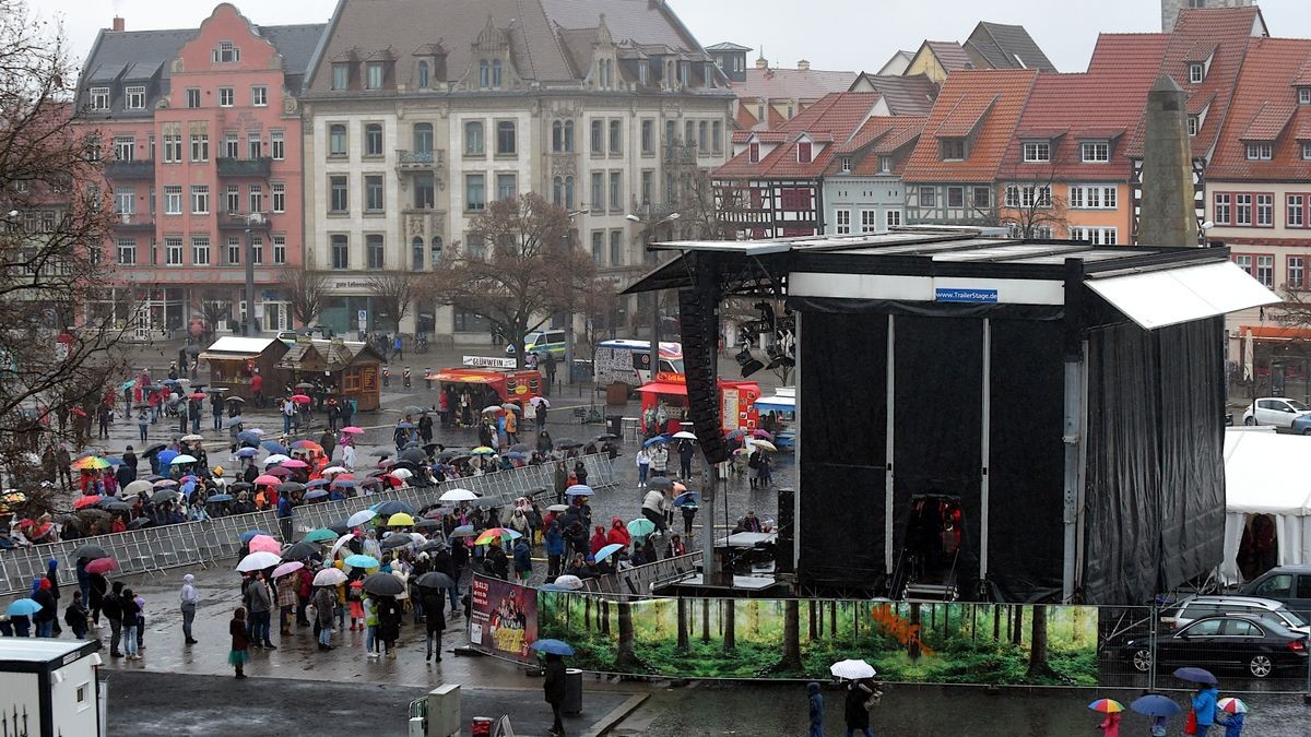 Mit einer großen Party wird am Sonntag auf dem Erfurter Domplatz Karneval gefeiert.